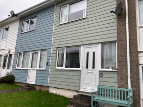 The Beach House! Walk to beach in under 5 minutes!, Pembroke